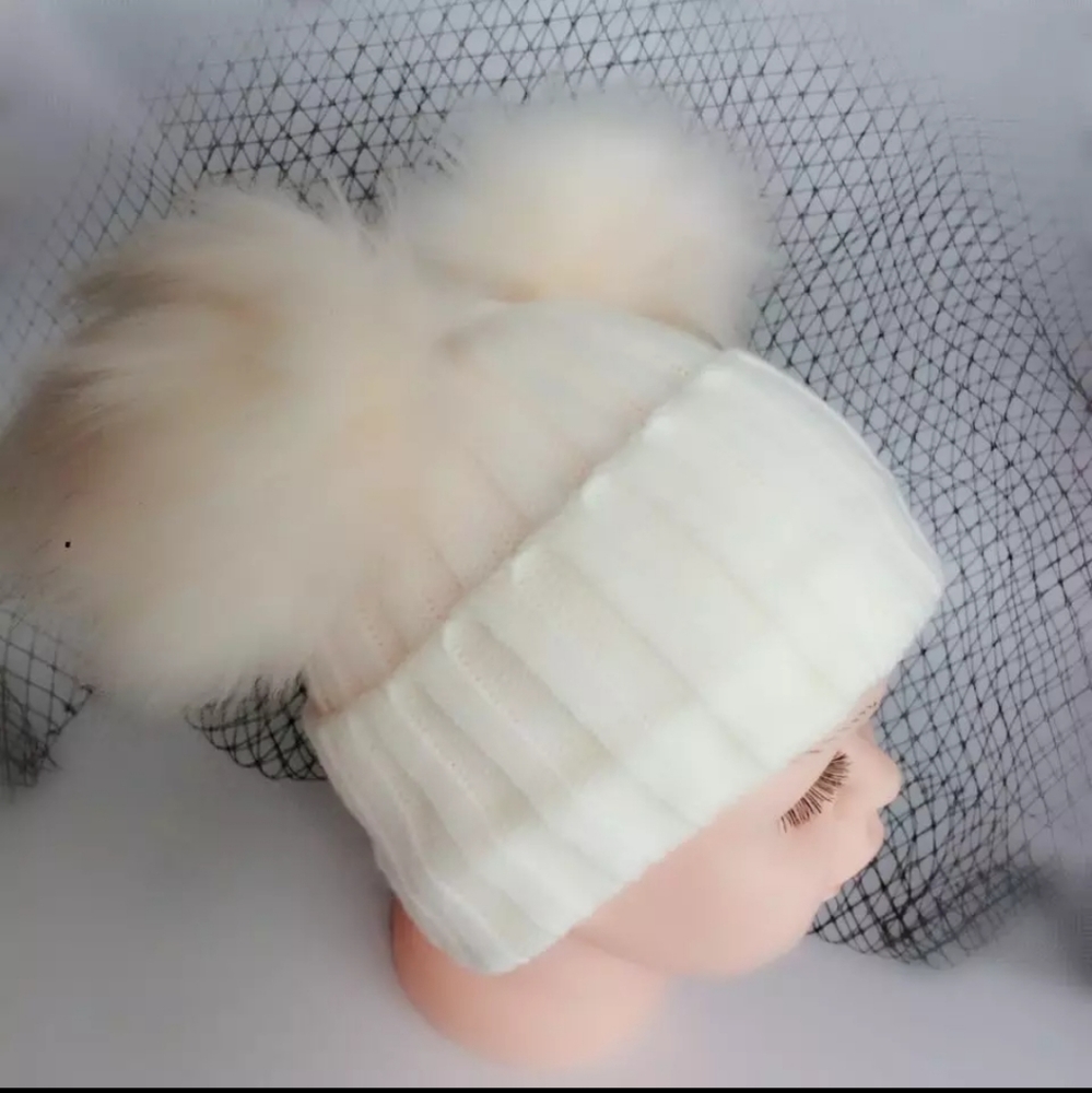 Pom Pom Beanie
